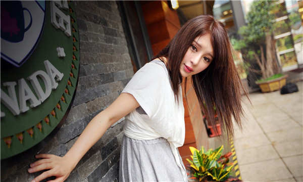 布尔津想找一个女性生孩子给报酬-｛找个女人生孩子多少钱｝